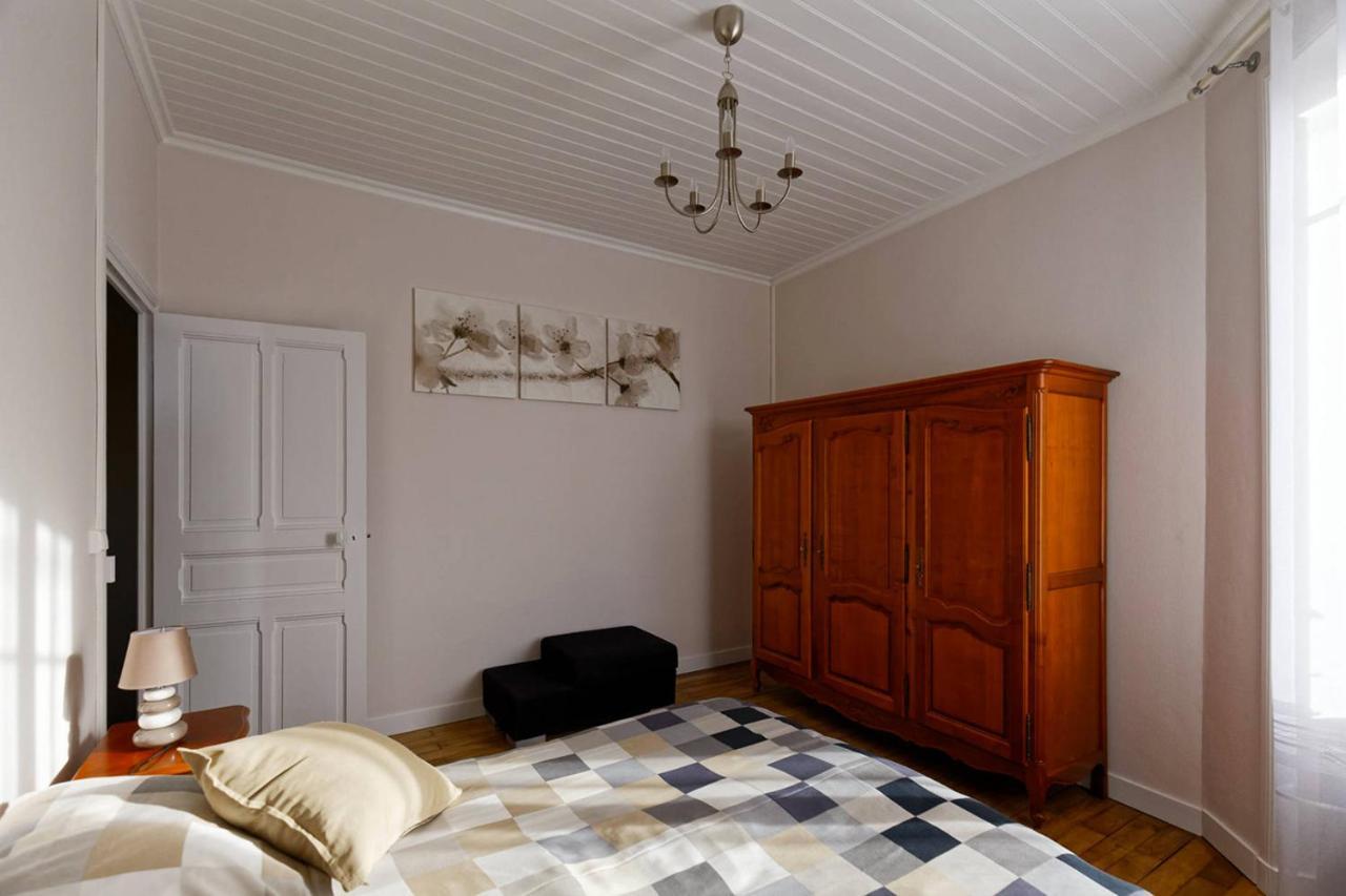 Le Cachet D'Une Maison De Centre-Bourg A Beauvoir-Sur-Mer Exteriör bild