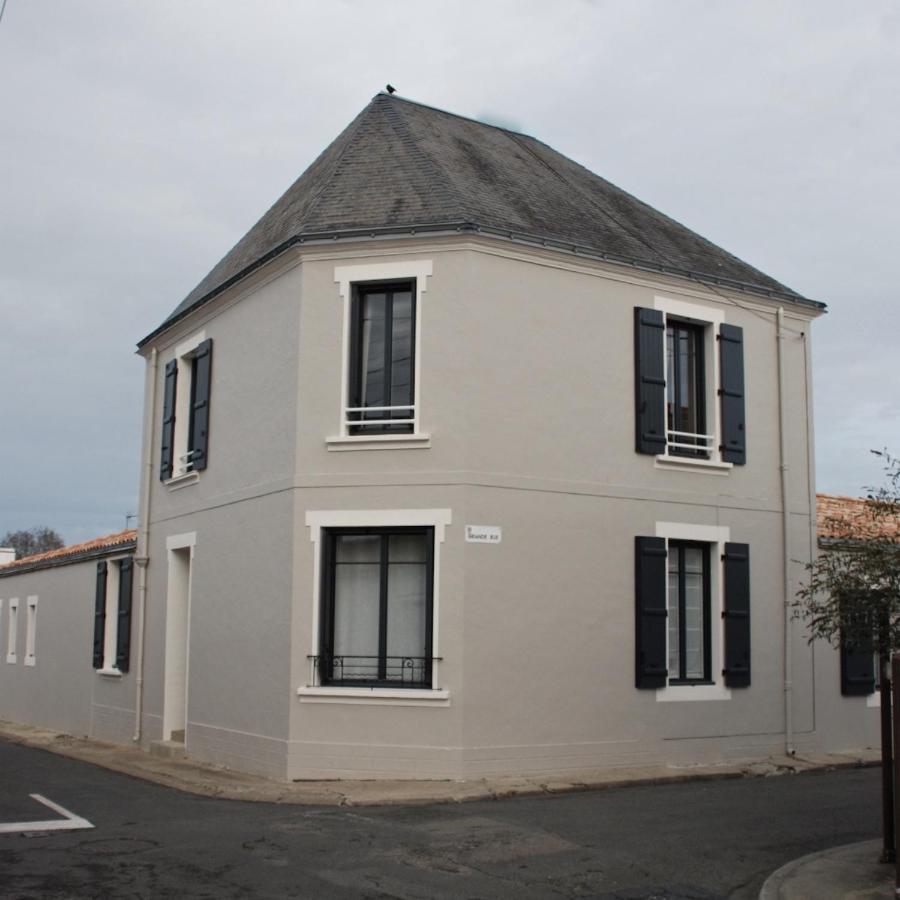 Le Cachet D'Une Maison De Centre-Bourg A Beauvoir-Sur-Mer Exteriör bild