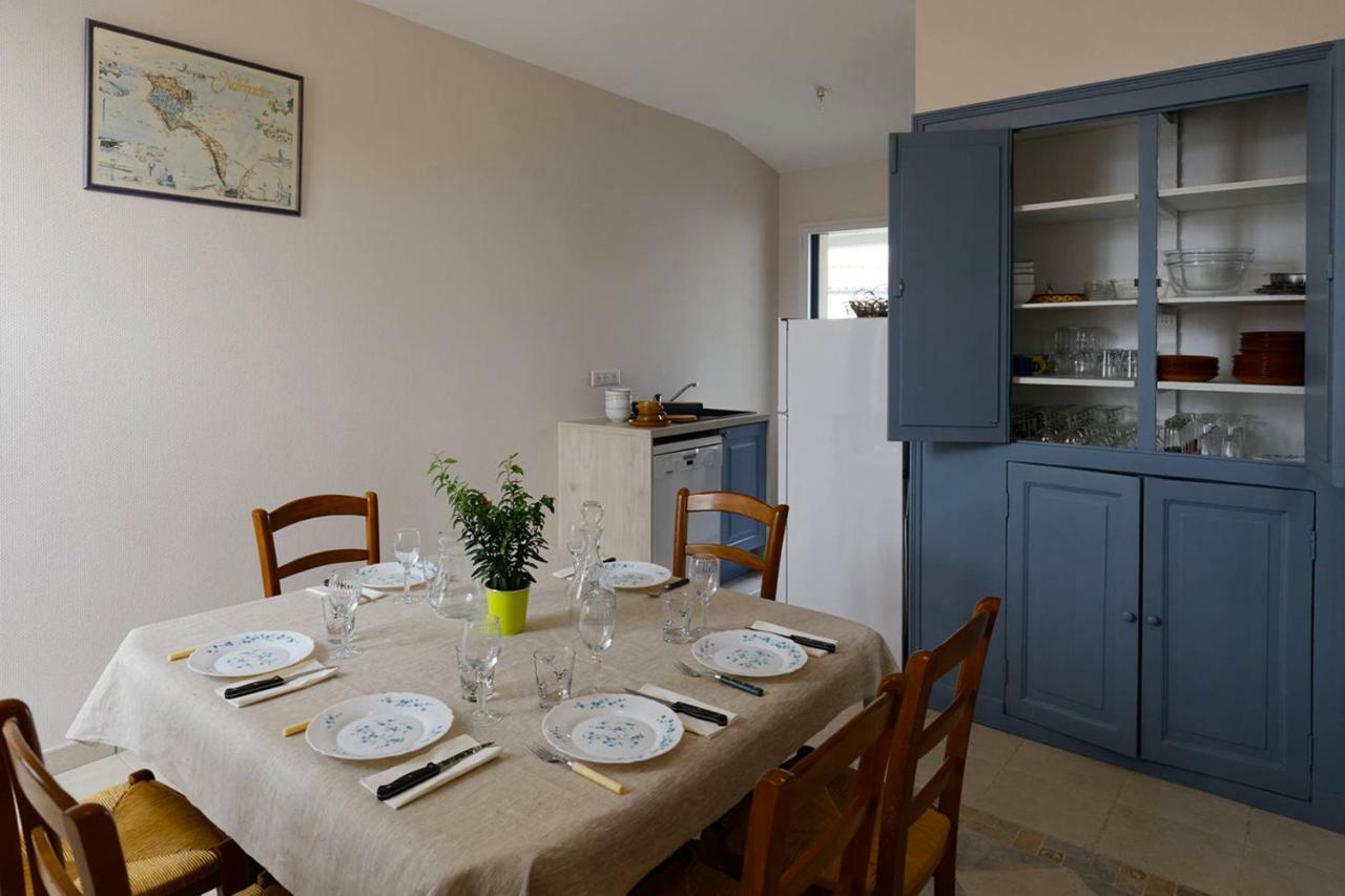 Le Cachet D'Une Maison De Centre-Bourg A Beauvoir-Sur-Mer Exteriör bild